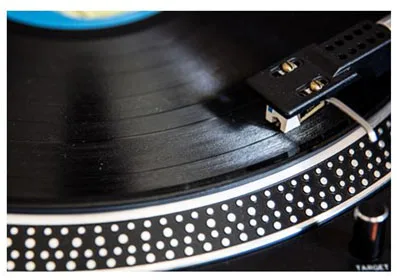 Sweet Sounds – Listening to streaming music is good white noise when you’re working or just want to cut out the world around you; but if you really want to immerse yourself in beautiful audio, nothing beats the plain old vinyl record that continues to attract musicians and audiophiles. 