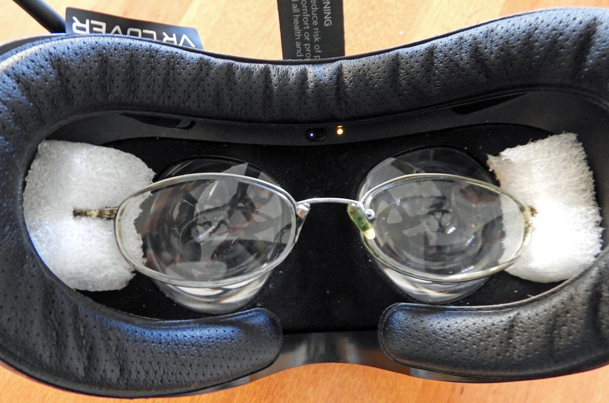 oculus rift s wearing glasses