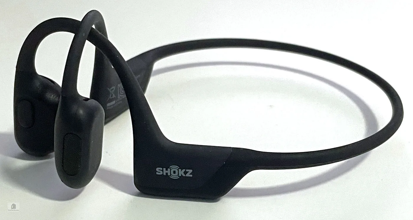 Shokz OpenRun Pro: Sports headphones with bone sound presented