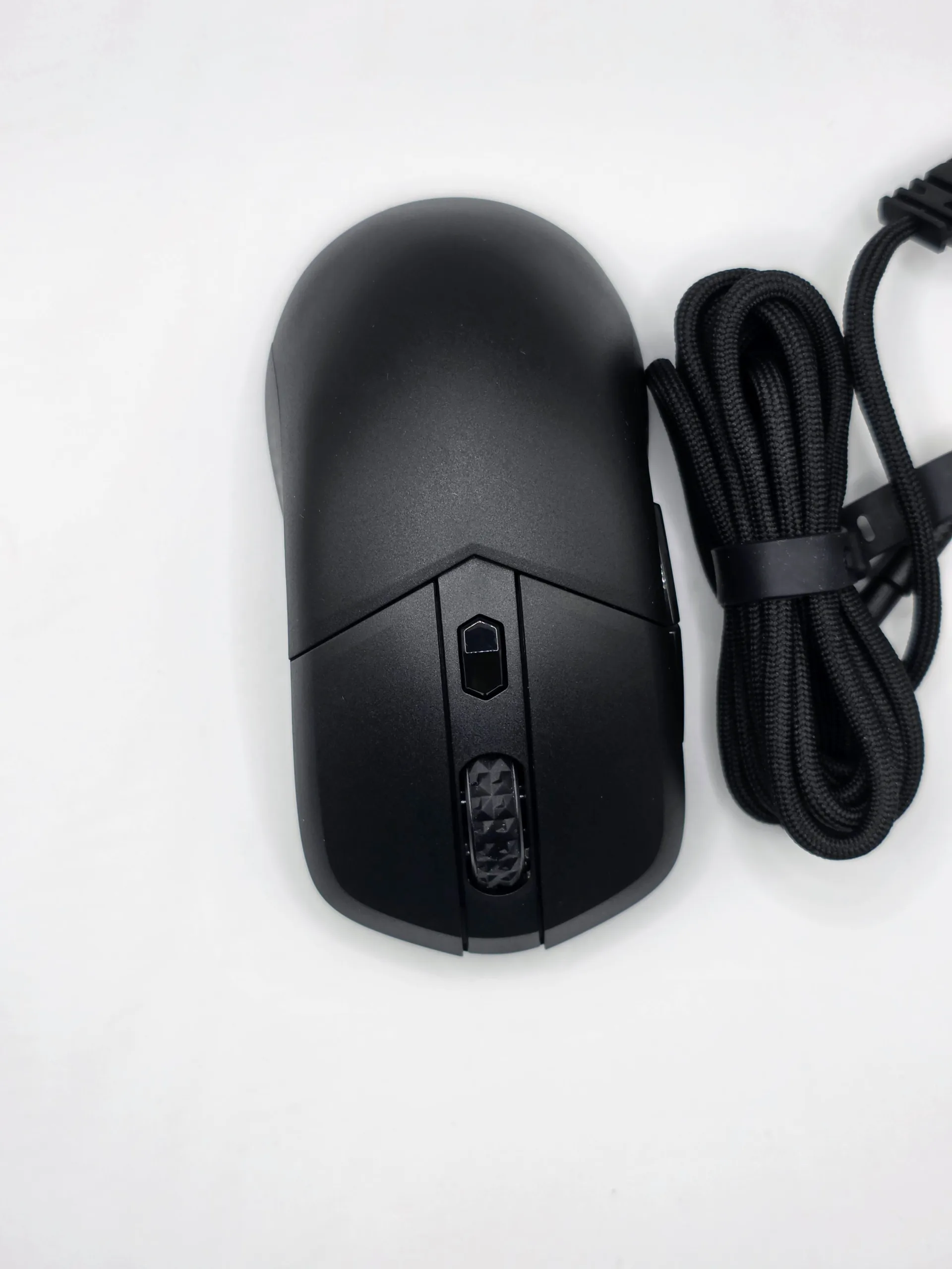 MSI Versa 300 Wireless 8K angled top view highlighting the mouse buttons